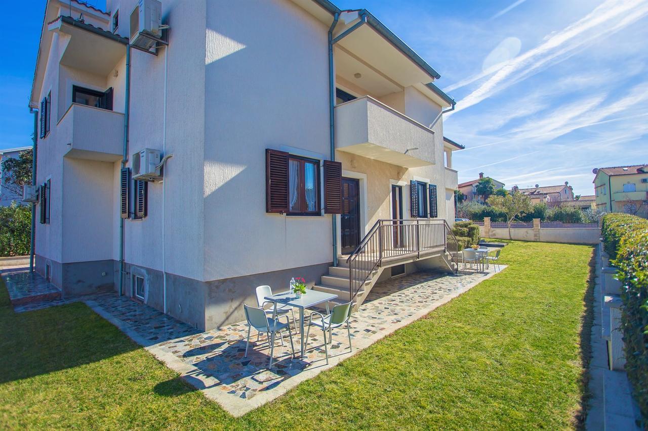 Punta B Hotel Porec Exterior photo